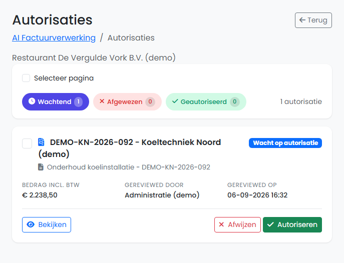 FenoFin-autorisatiescherm met een demo-inkoopfactuur die op goedkeuring wacht